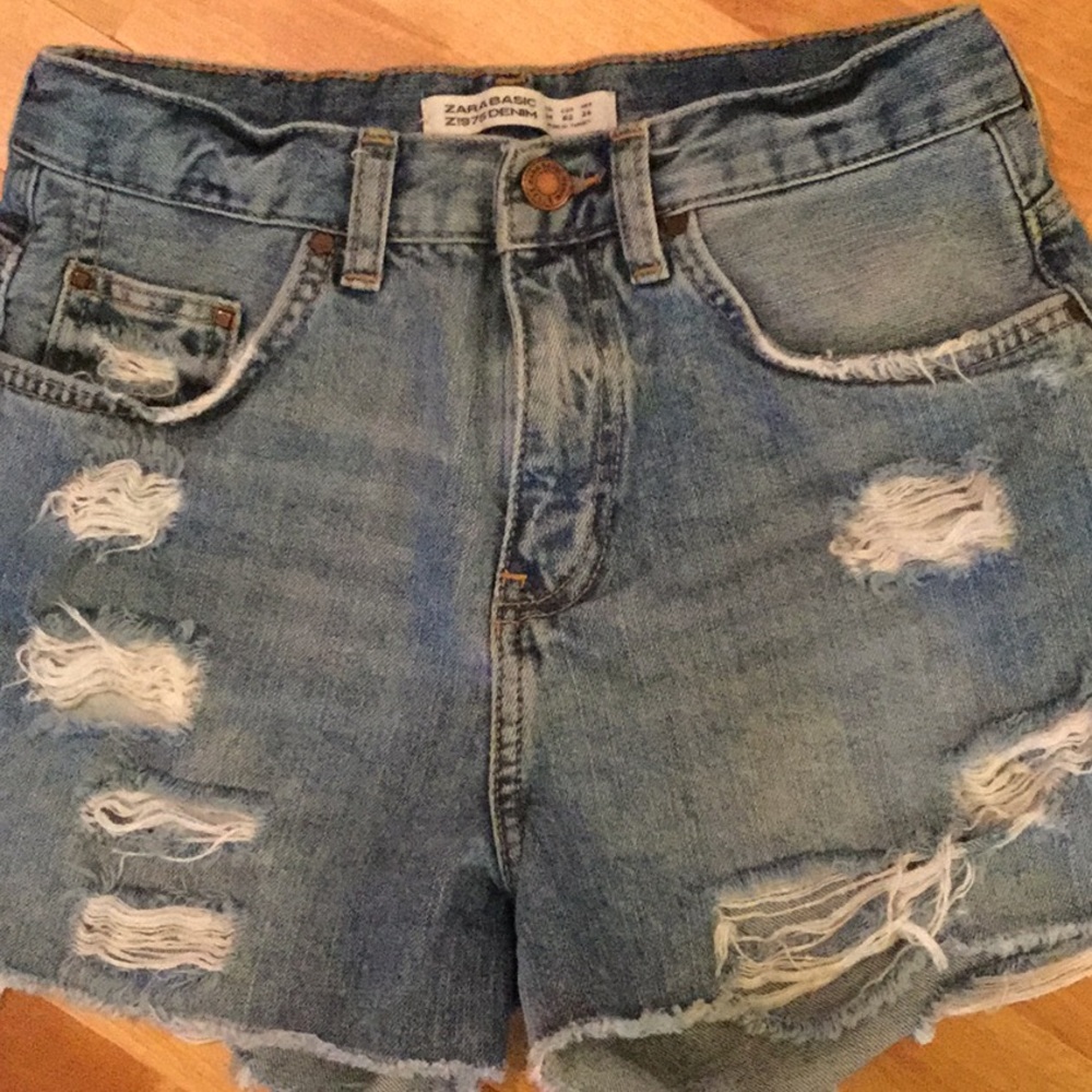 Zara Basic Distressed Shorts Size 2 - image 3